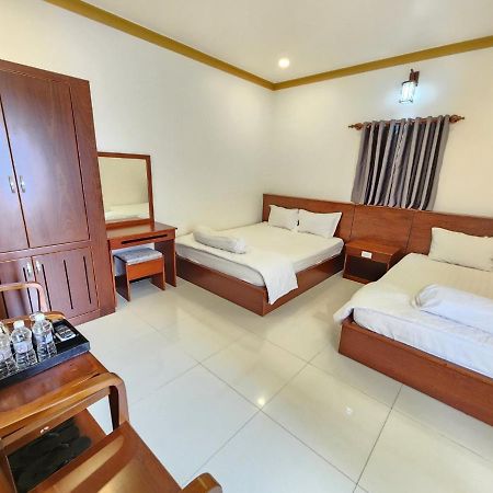 Khach San Van Nhi Bac Lieu Экстерьер фото