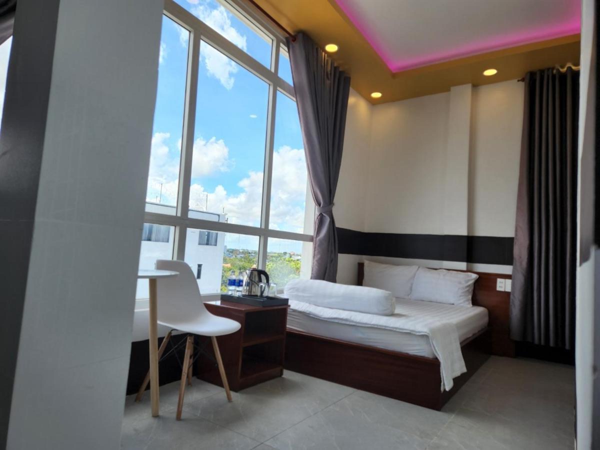 Khach San Van Nhi Bac Lieu Экстерьер фото