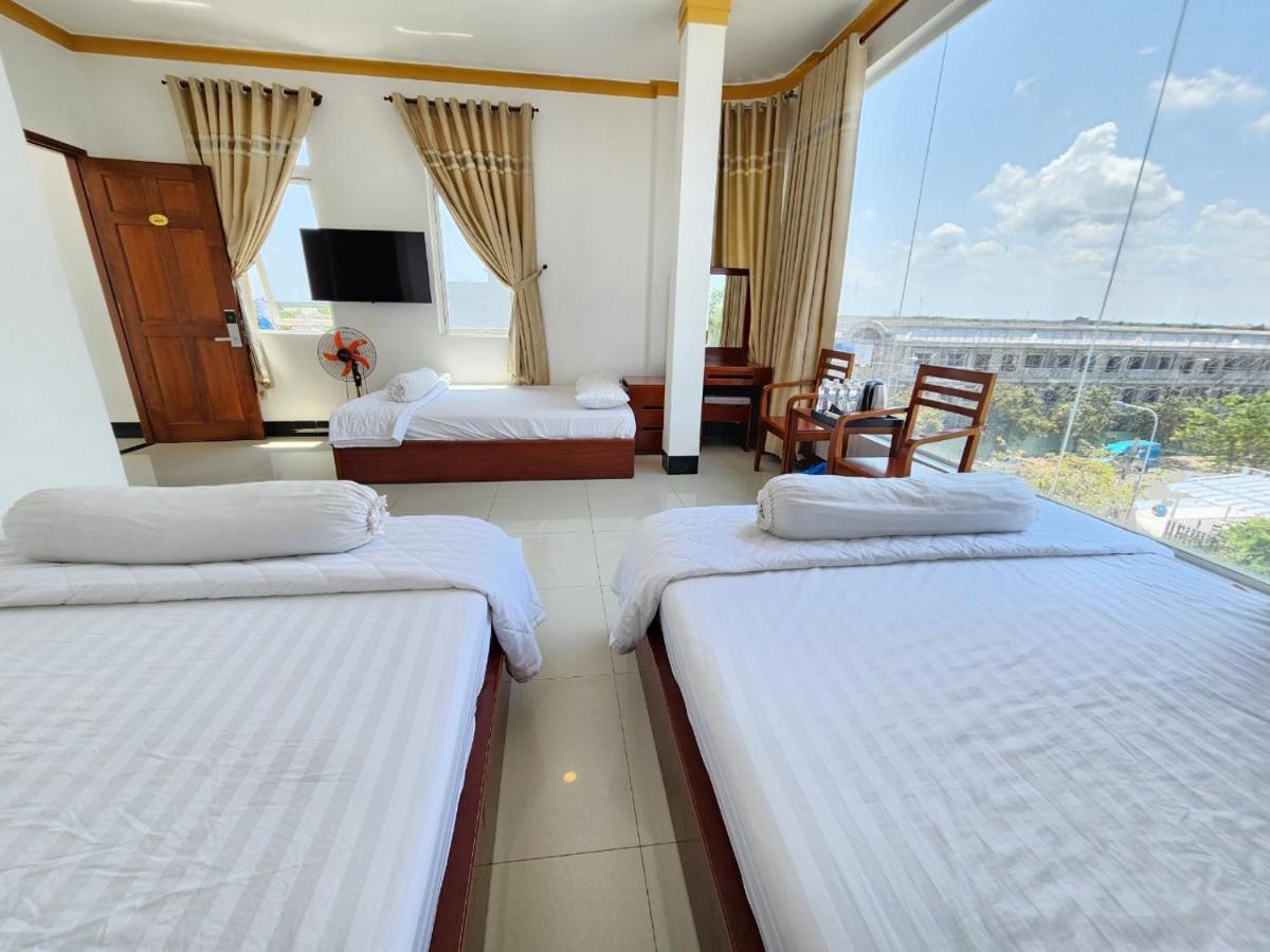 Khach San Van Nhi Bac Lieu Экстерьер фото