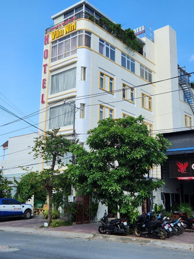 Khach San Van Nhi Bac Lieu Экстерьер фото