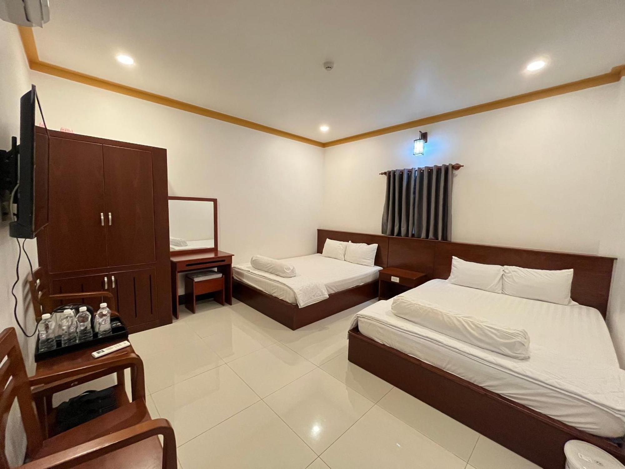 Khach San Van Nhi Bac Lieu Экстерьер фото